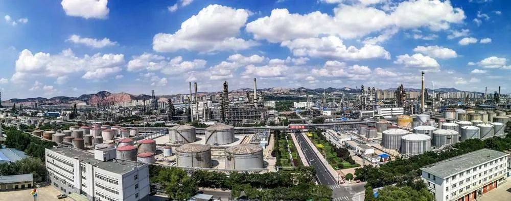 公司简介 中国石油天nba赌注平台然气股份有限公司乌鲁木齐石化分公司是一家集炼油、化肥、化纤为一体的企业。